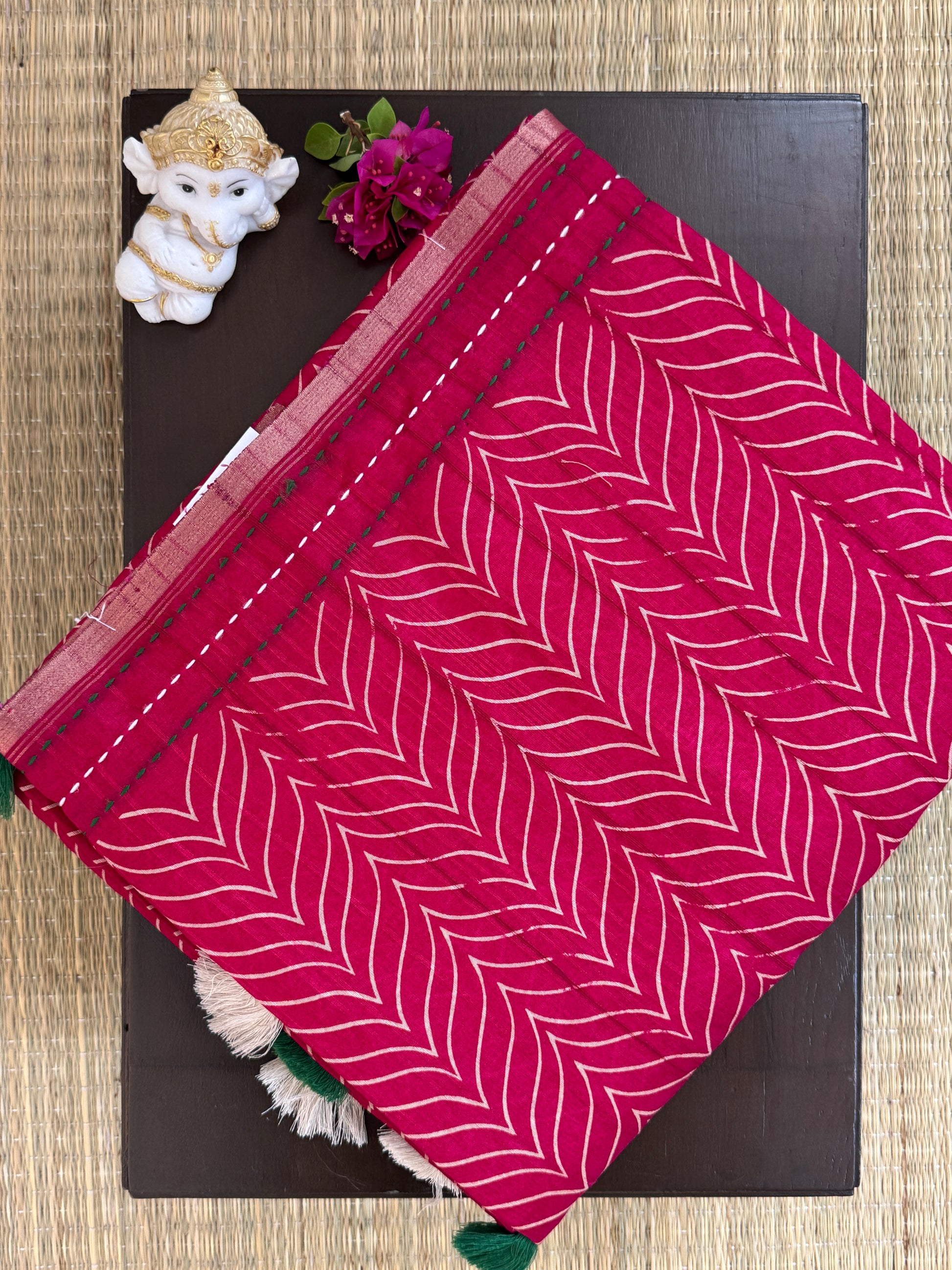 Matka Silk Saree – Pink with Cream Chevron Pattern