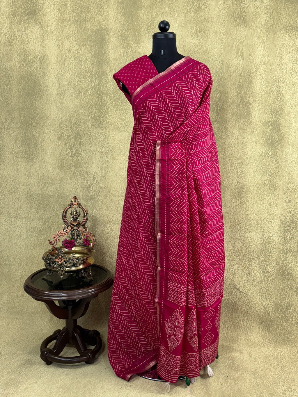 Matka Silk Saree – Pink with Cream Chevron Pattern