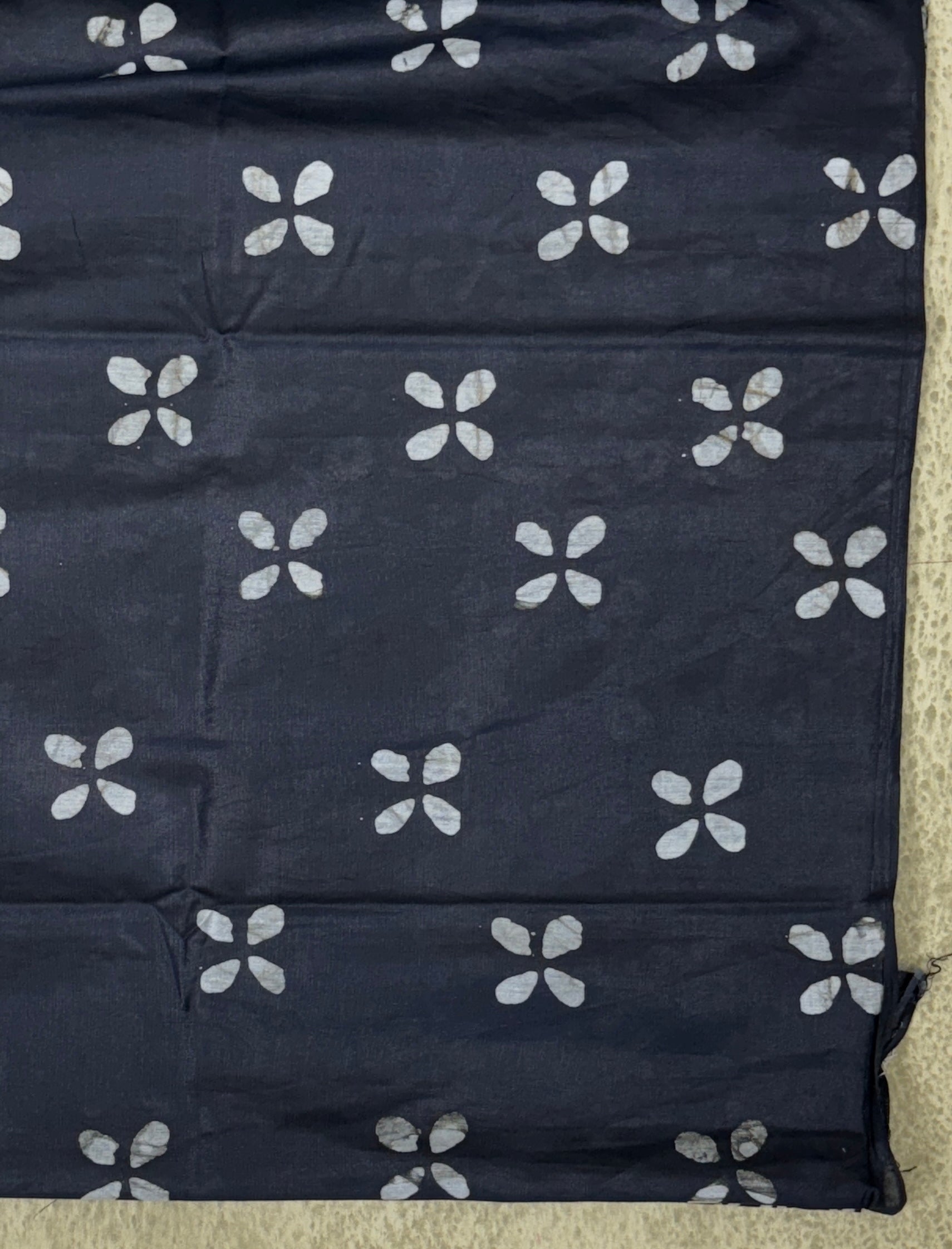 Mul Mul Cotton Saree – Black with Abstract Print